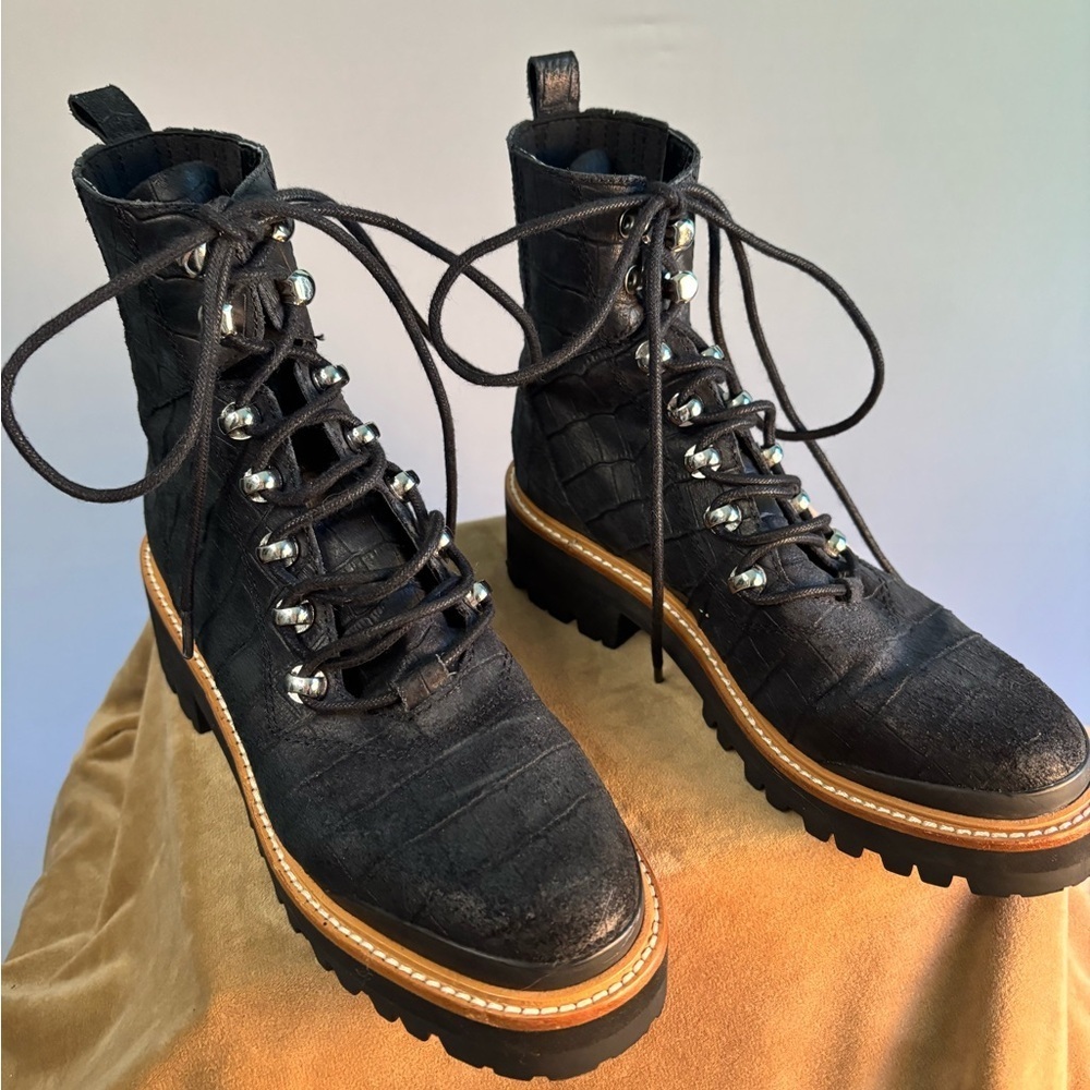 Marc Fisher LTD Black Combat Boots Chunky Lug Sole Y2K Urban Streetwear - Picture 1 of 16